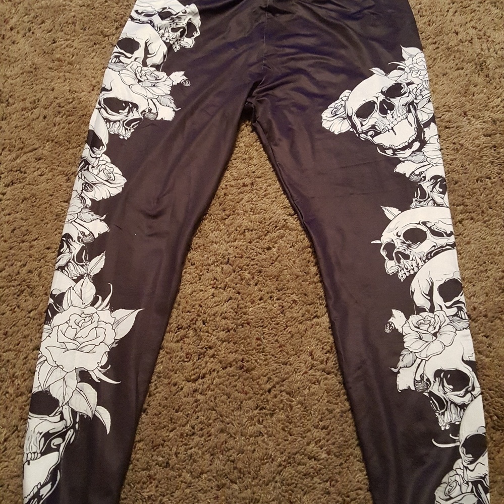 Rosegal leggings with skeletons